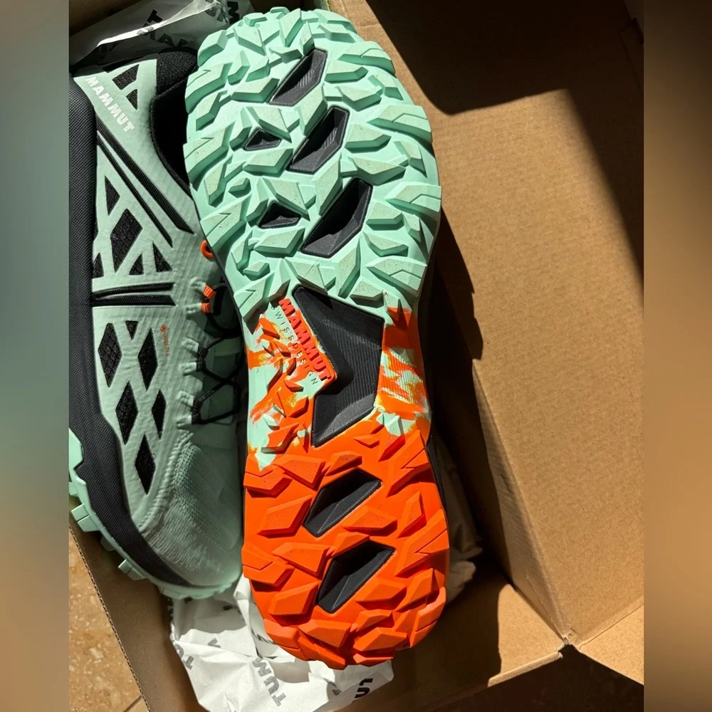 Mammut Sertig TR Low GTX Hiking Shoes - In Box - Neo Mint and Black - Picture 3 of 4